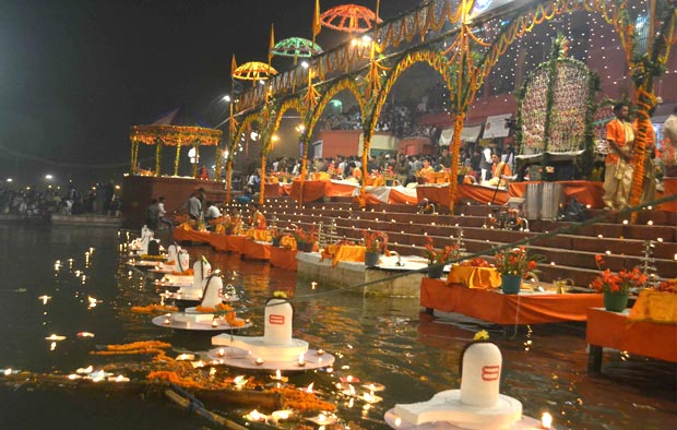 Kashi with Prayagraj Tour - 3 Night / 4 Day (Deluxe Package)